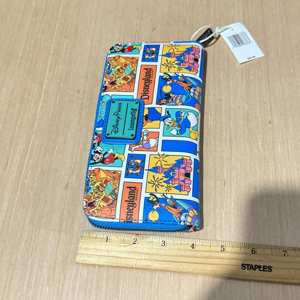 Disneyland Loungefly Play In The Park Wallet Mickey & Friends Brand New w/tags!! - Picture 11 of 11